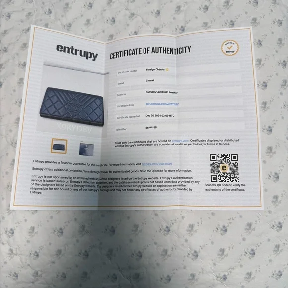 CHANEL Dark Blue Quilted Card Holder - Picture 11 of 11